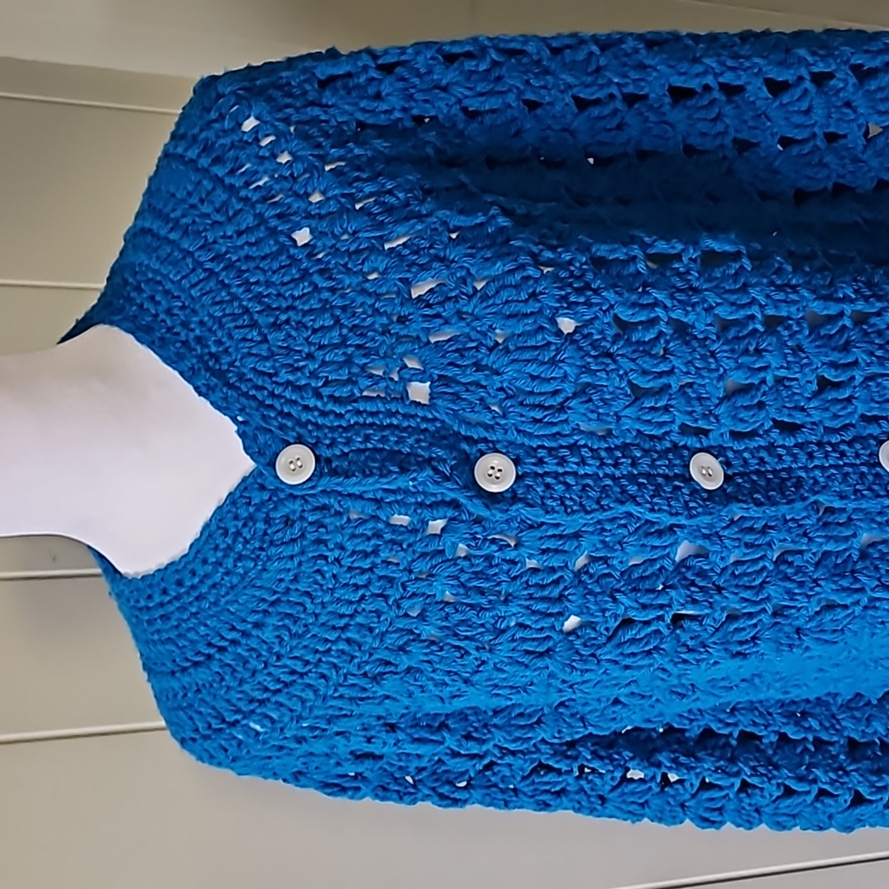 Handmade button shawl - Picture 2 of 2